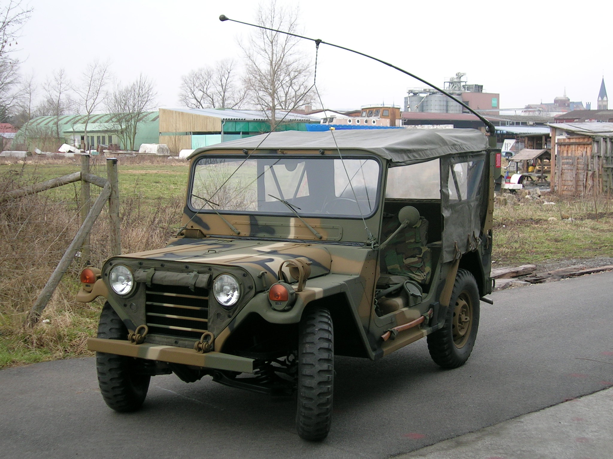 Mein M151 A2 Ford Mutt vor meiner Halle
