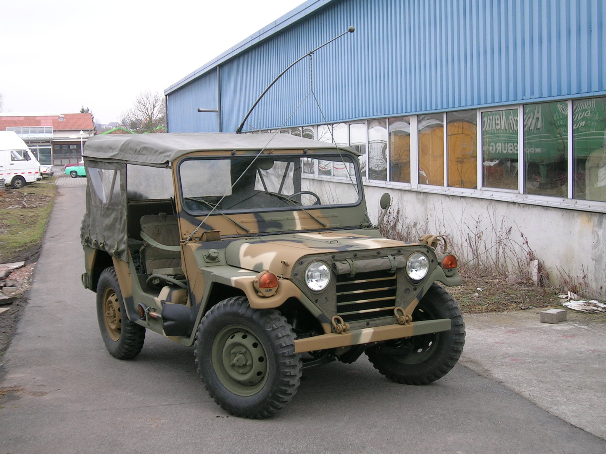 Mein M151 A2 Ford Mutt vor meiner Halle