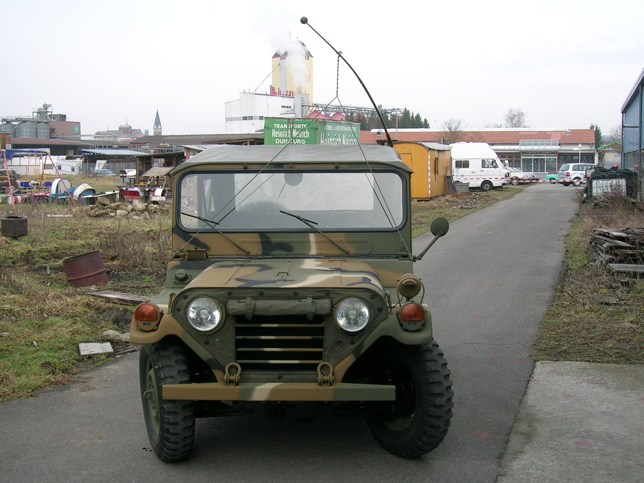 Mein M151 A2 Ford Mutt vor meiner Halle