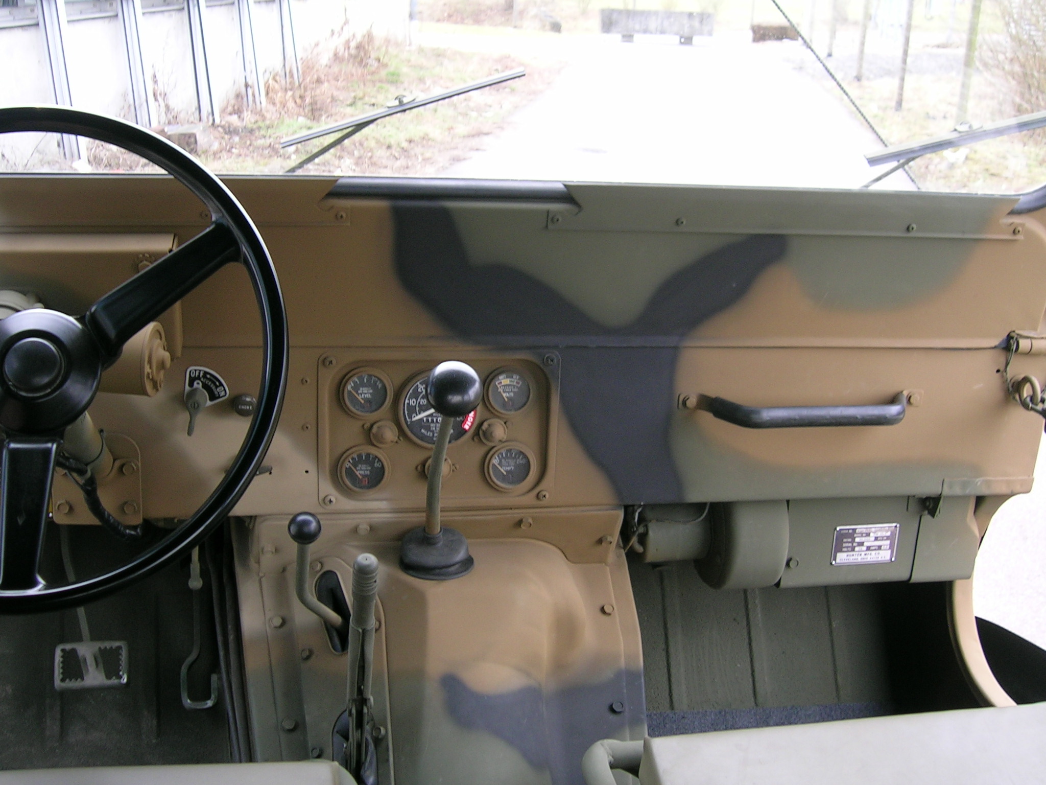 Mein M151 A2 Ford Mutt vor meiner Halle