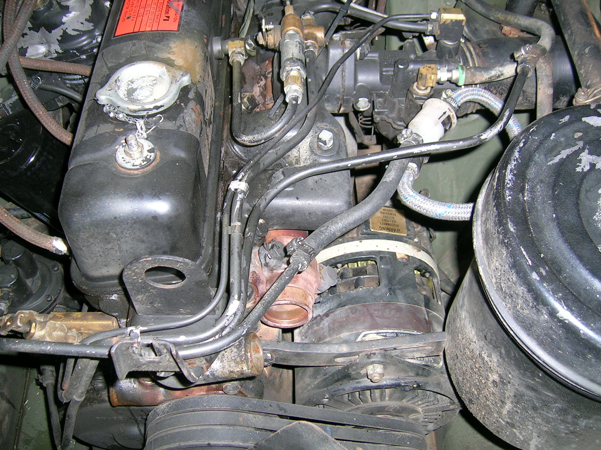 So sah der Motorraum des M151 A2 vorher aus