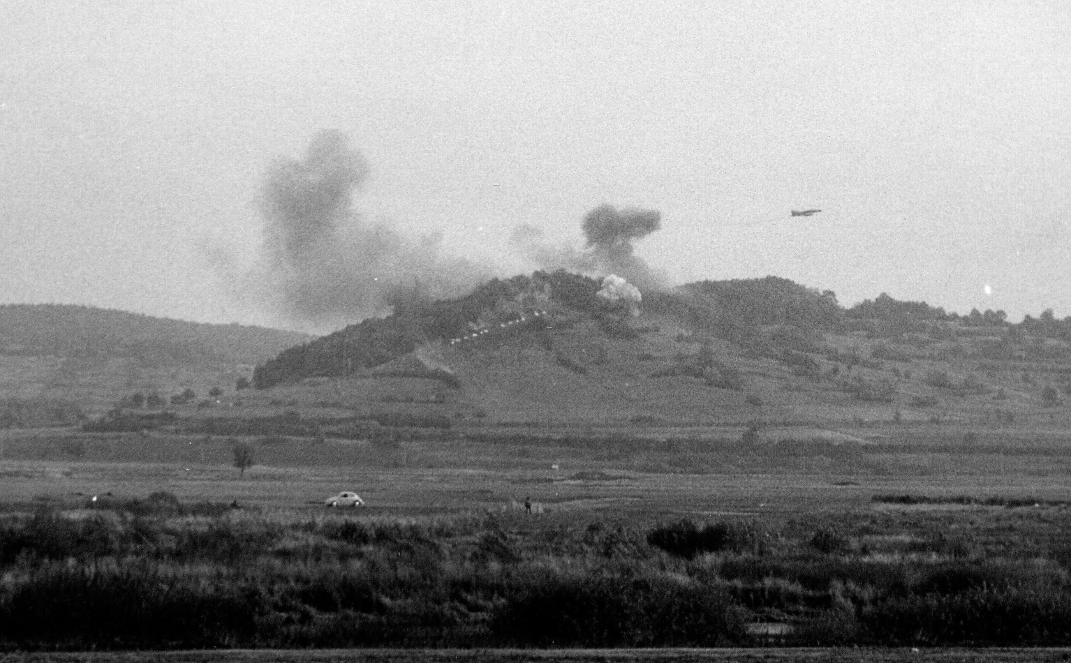 reforger_2_manoever_berg_bei_stettfeld_bombe_phantom_2_-bombenabwurf_.jpg