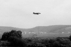 Phantom 2 beim bombardieren des Hügels bei Stettfeld