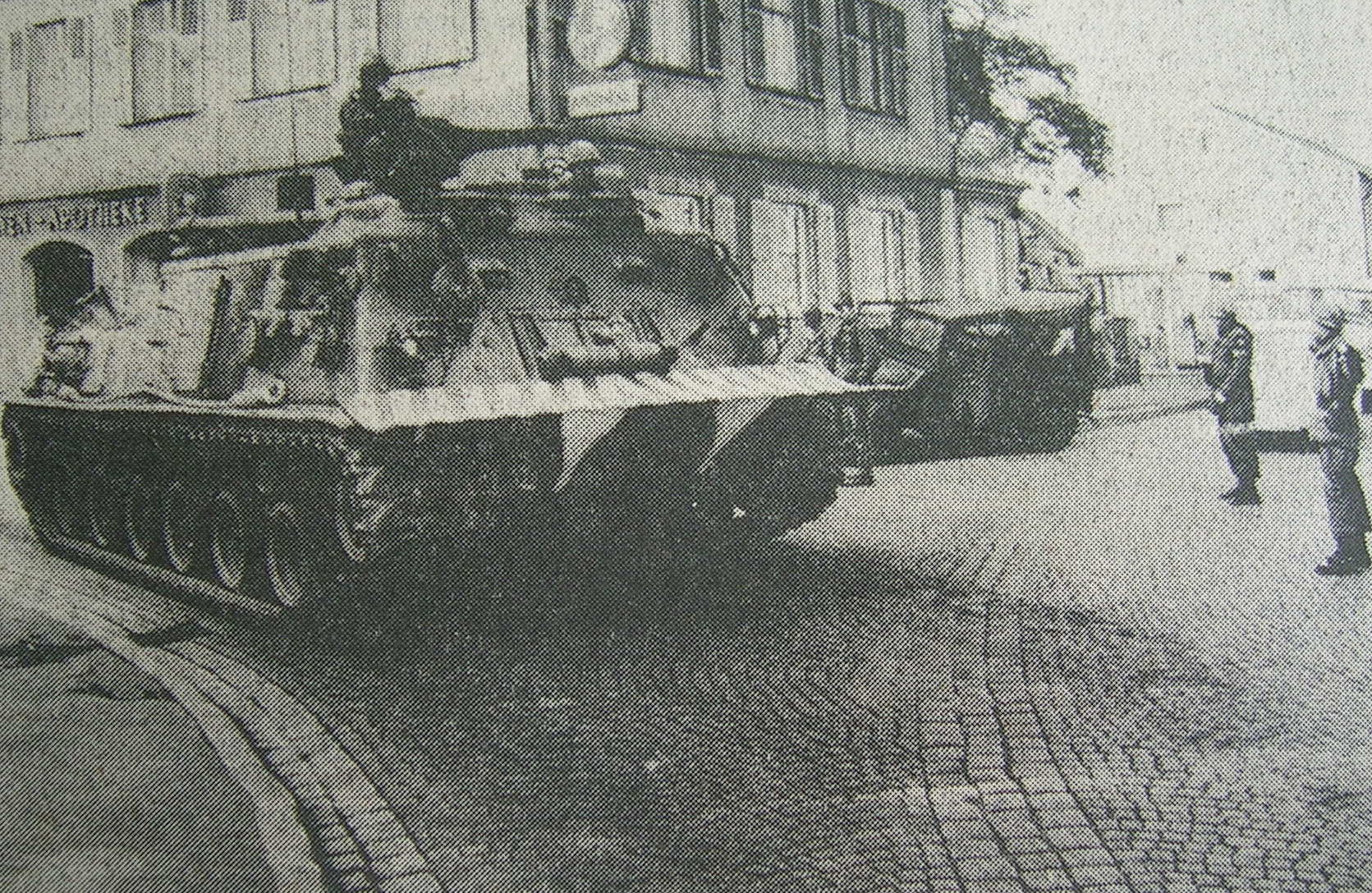 Bergepanzer M88 auf der Kreuzung in Eltmann